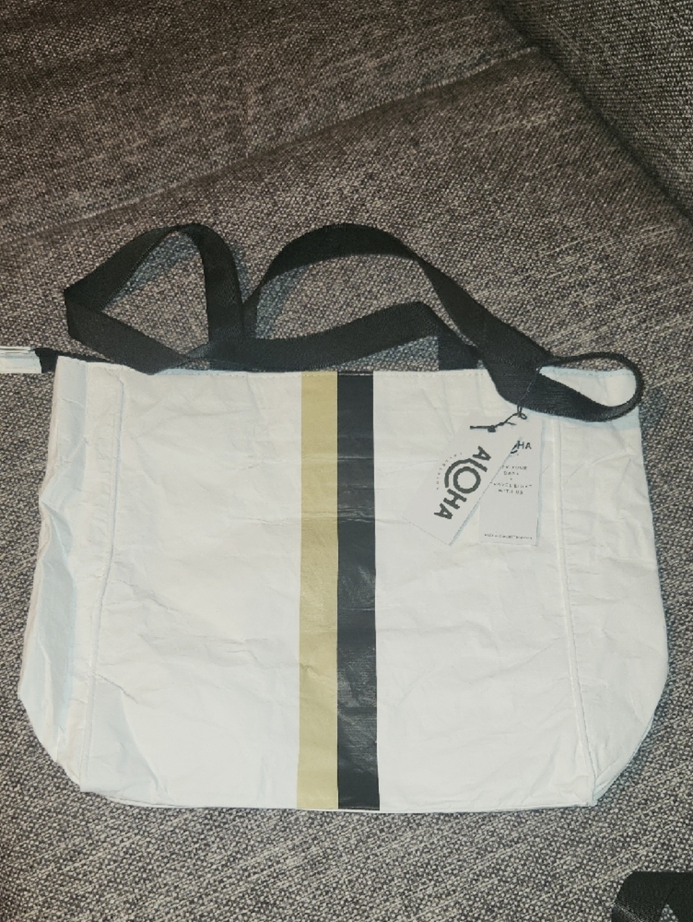 ALOHA Collection White Tote & Waist Bag Set with Black Accents - Picture 3 of 7